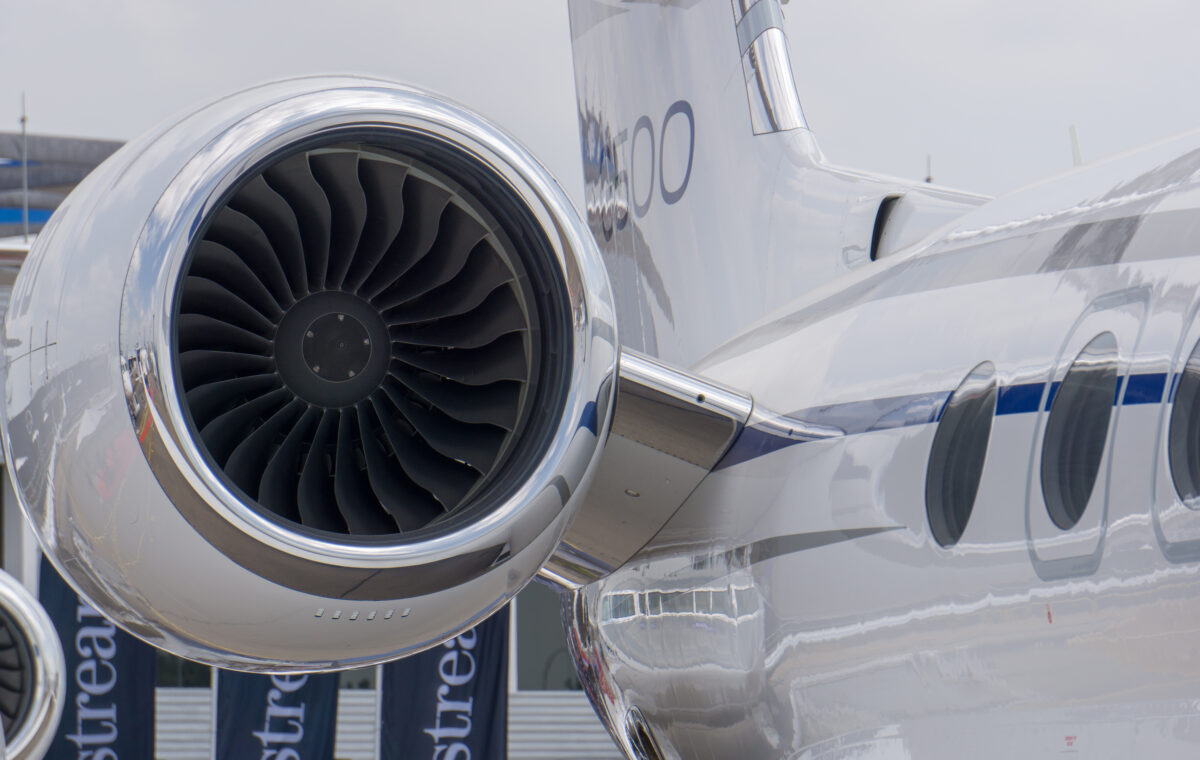 Pollution des avions : des particules 7 fois plus réactives en laboratoire