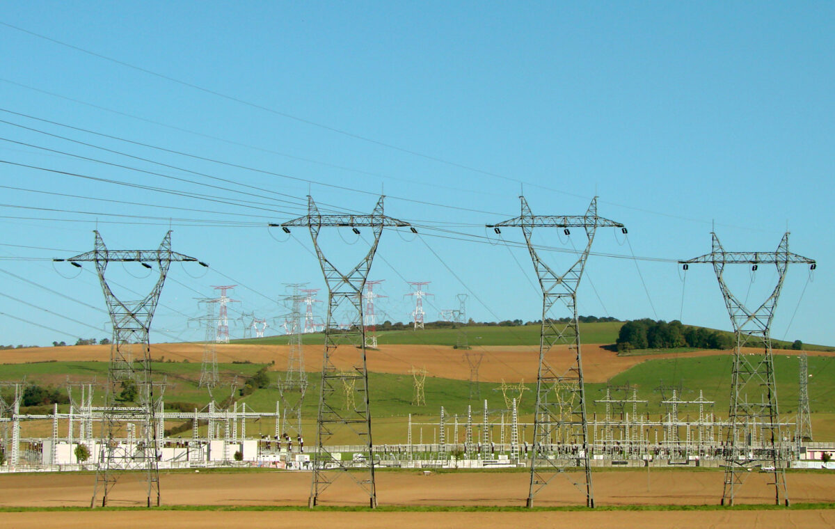 Crises électriques : pourquoi la France est mise en demeure sur son plan